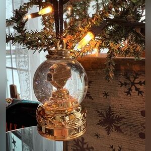 Harley-Davidson 2020 Mini Snow Globe
Ornament- NIB 🎄